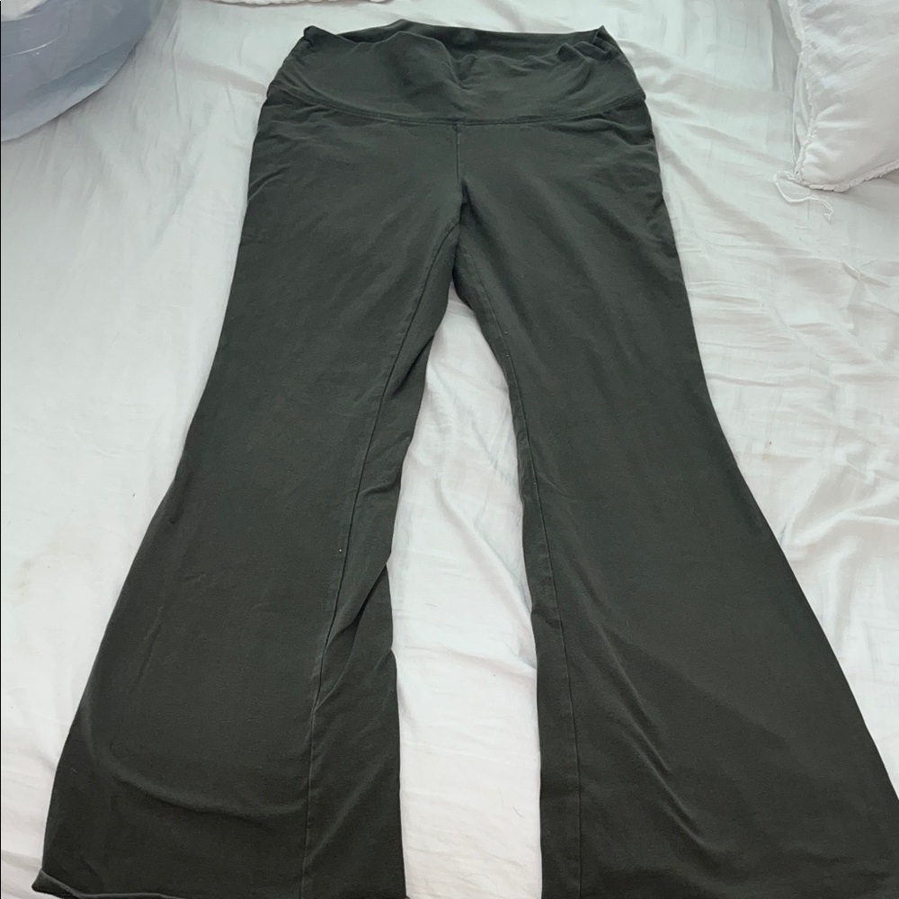 Black Wide-Leg Yoga Pants